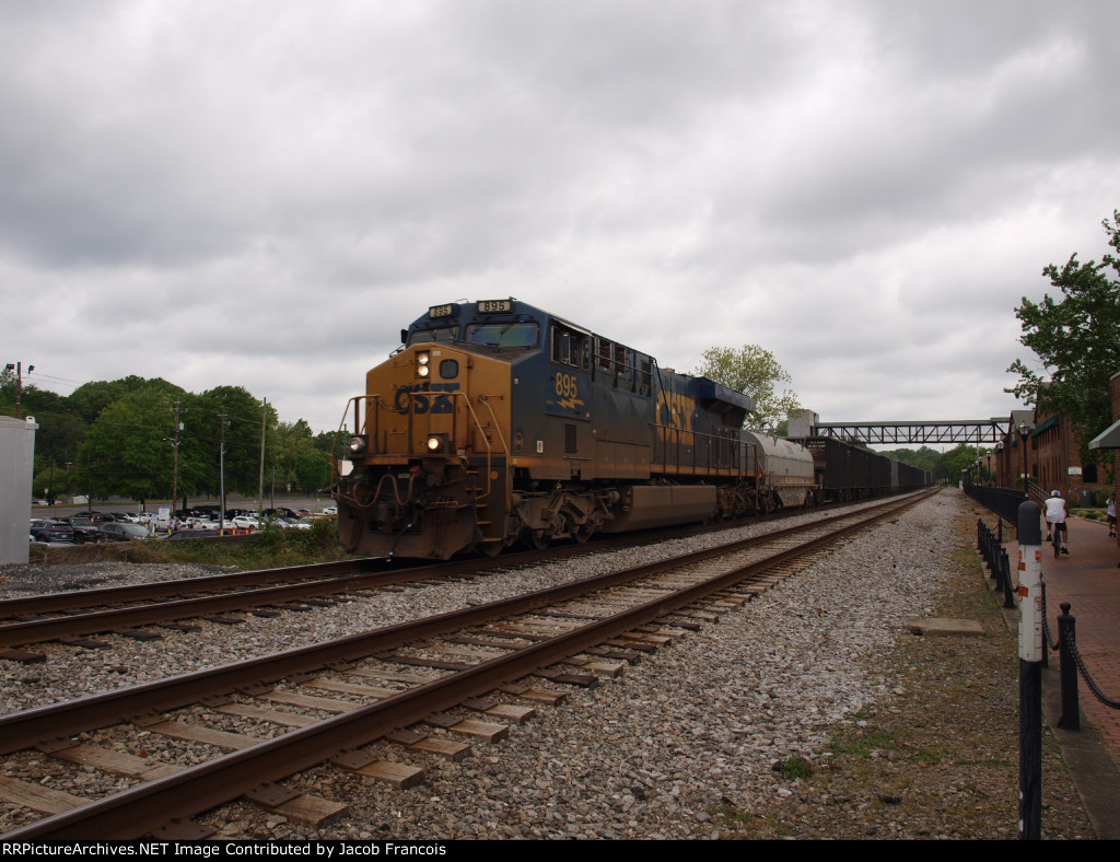 CSX 895